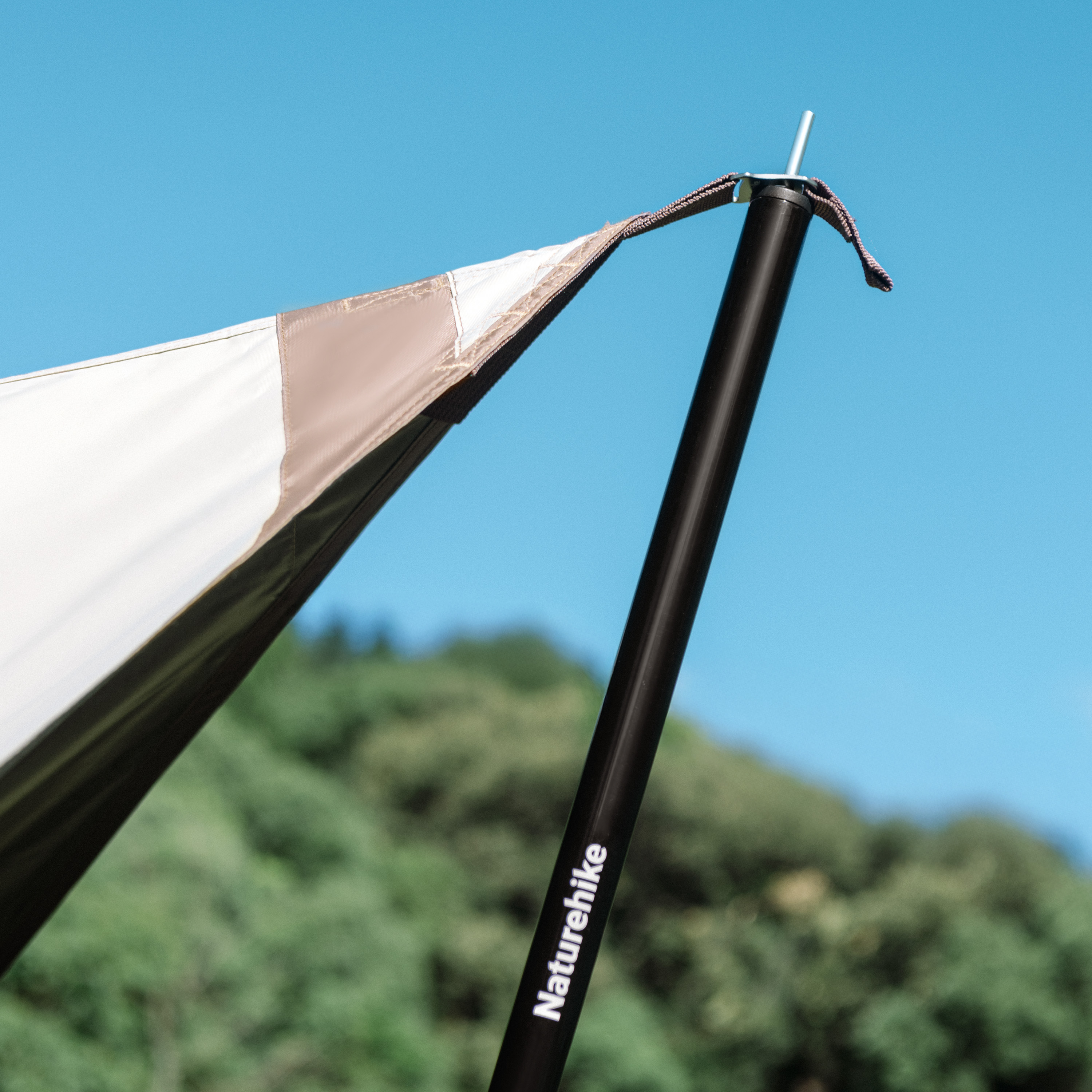 Naturehike třidílné skládací tyče k přístřeškům - 2 x 150 cm - černé